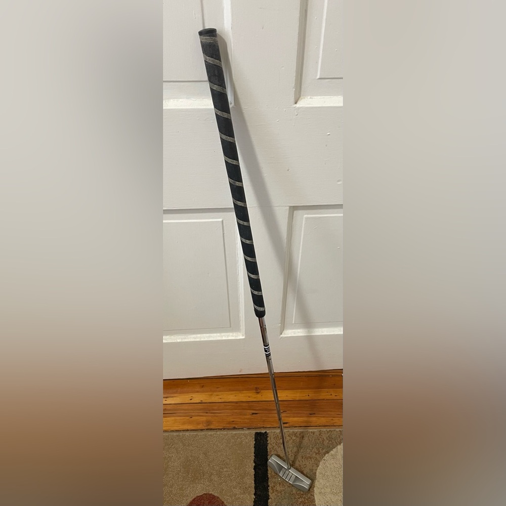 Odyssey White Hot Mid Putter Belly Long Right 43